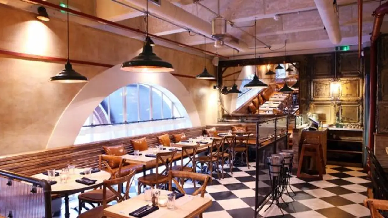 Limeyard - Ealing, London, ENG