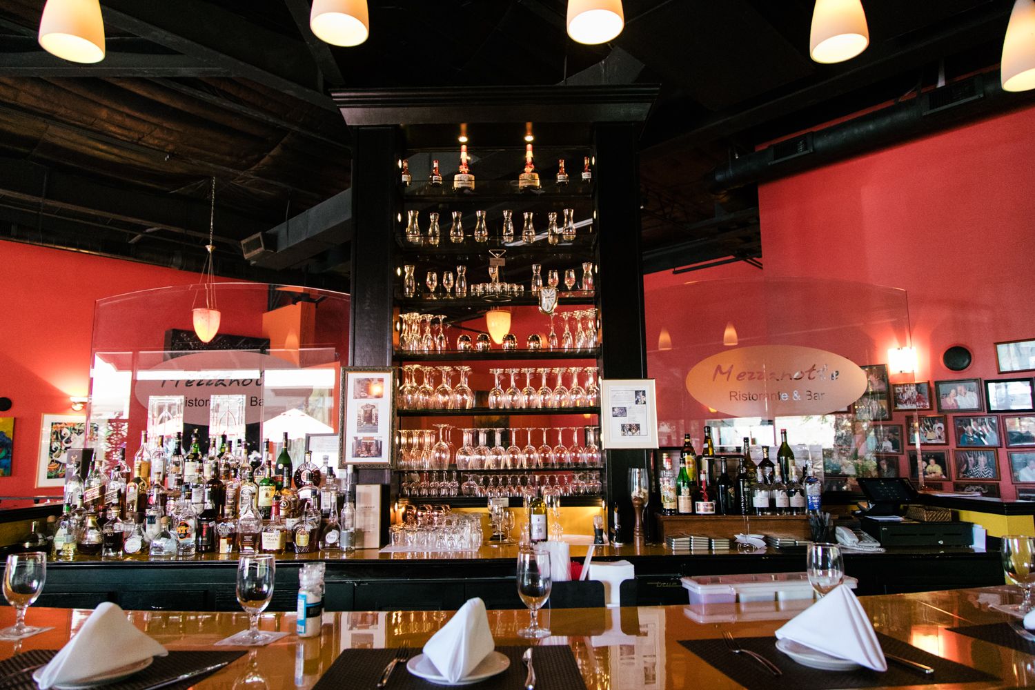 Mezzanotte Ristorante interior