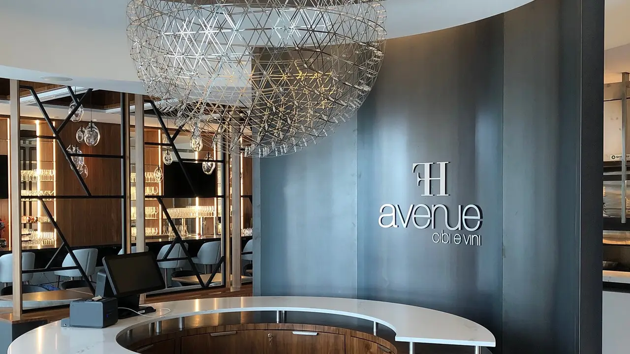 Avenue Cibi e Vini-Innisfil, Innisfil, ON