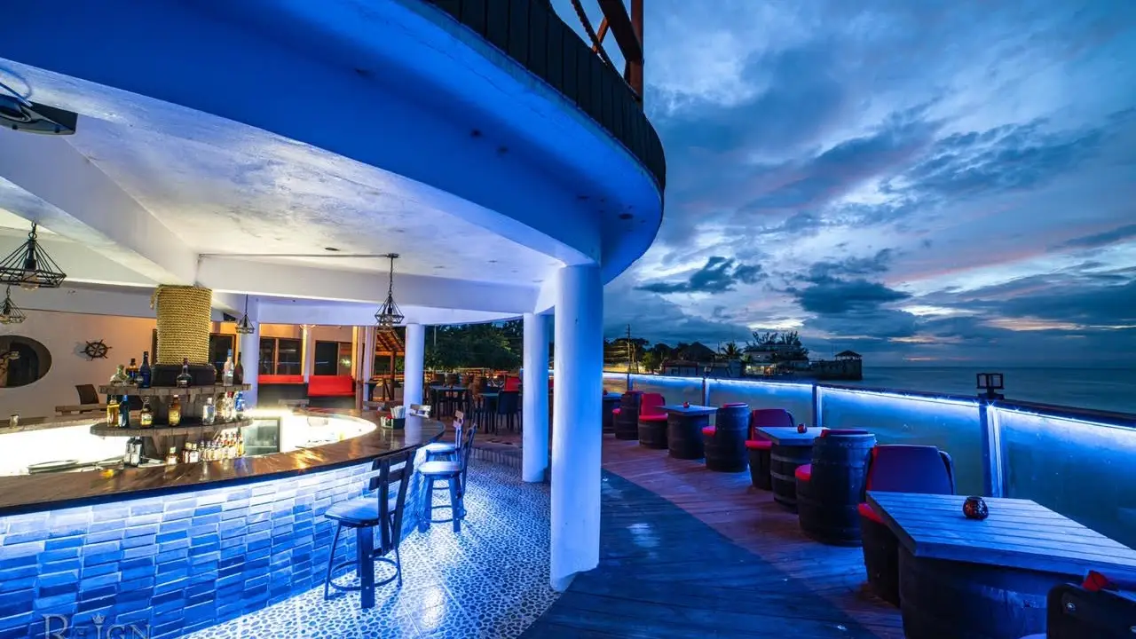 Pirate's Dock Bar and Grill，WestmorelandNegril