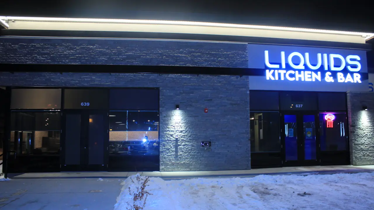 Liquids Kitchen & Bar, Edmonton, AB