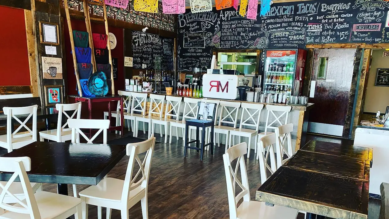 Rojo Marrón Mexican Restaurant & Cafe, Hinton, AB