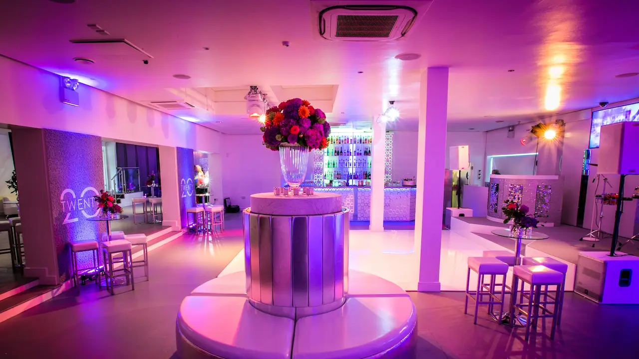 20 lounge, London, Whetstone