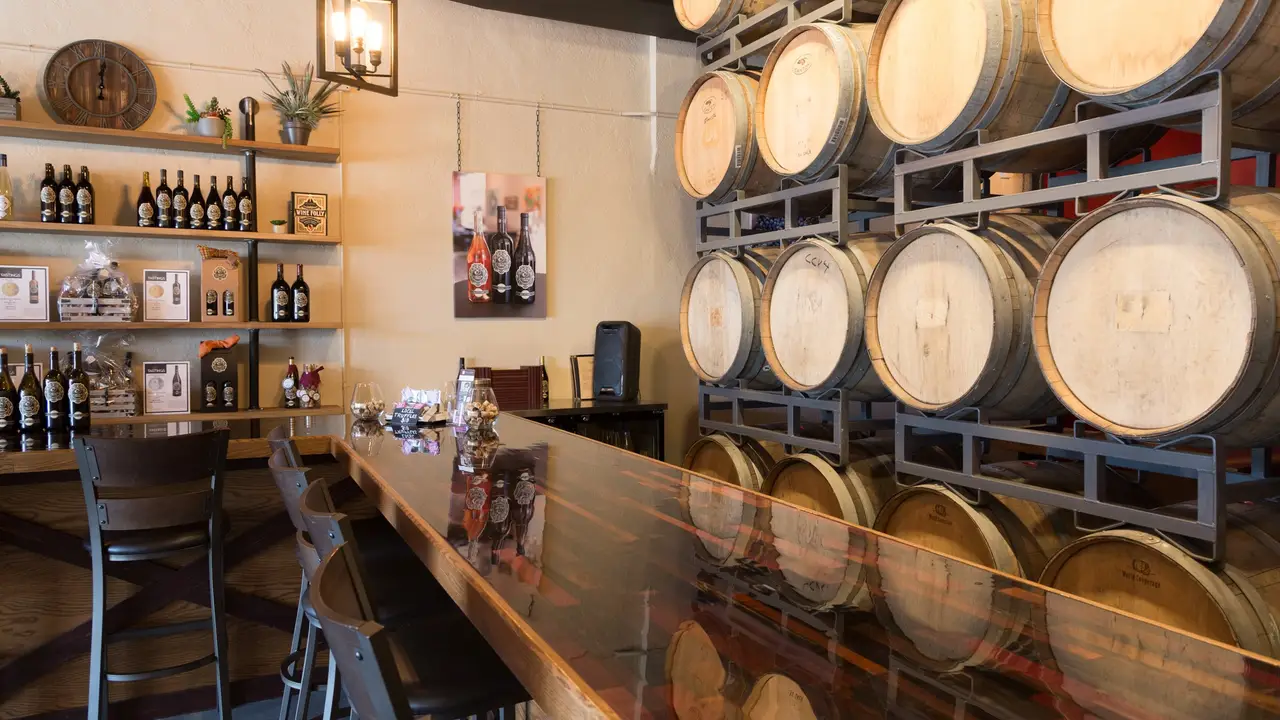 Carlson Creek Vineyard - Main Street, Cottonwood, AZ