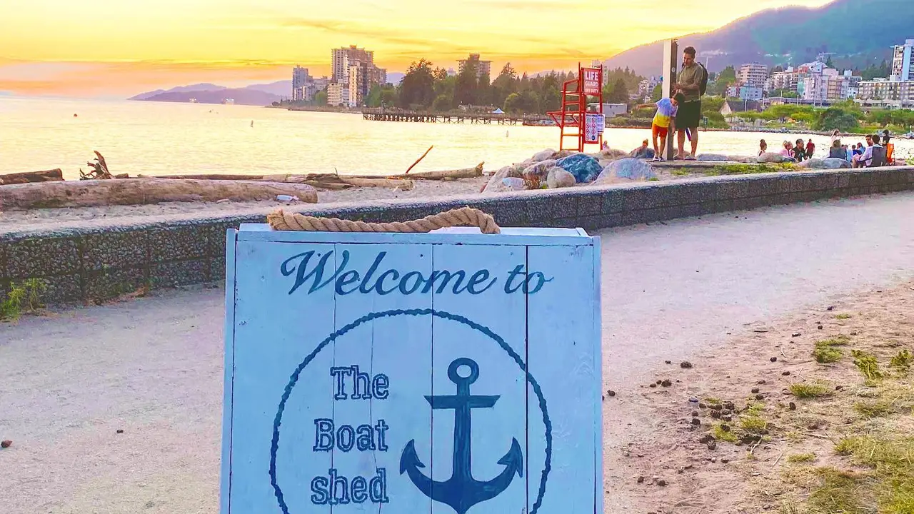 The Boatshed Ambleside, Vancouver, BC