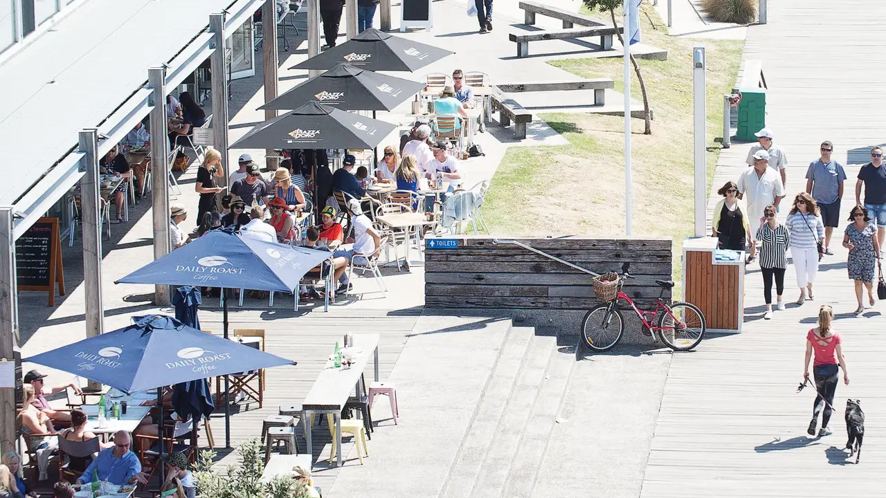 Scully's Oyster bar and grill, E Queenscliff, AU-VIC