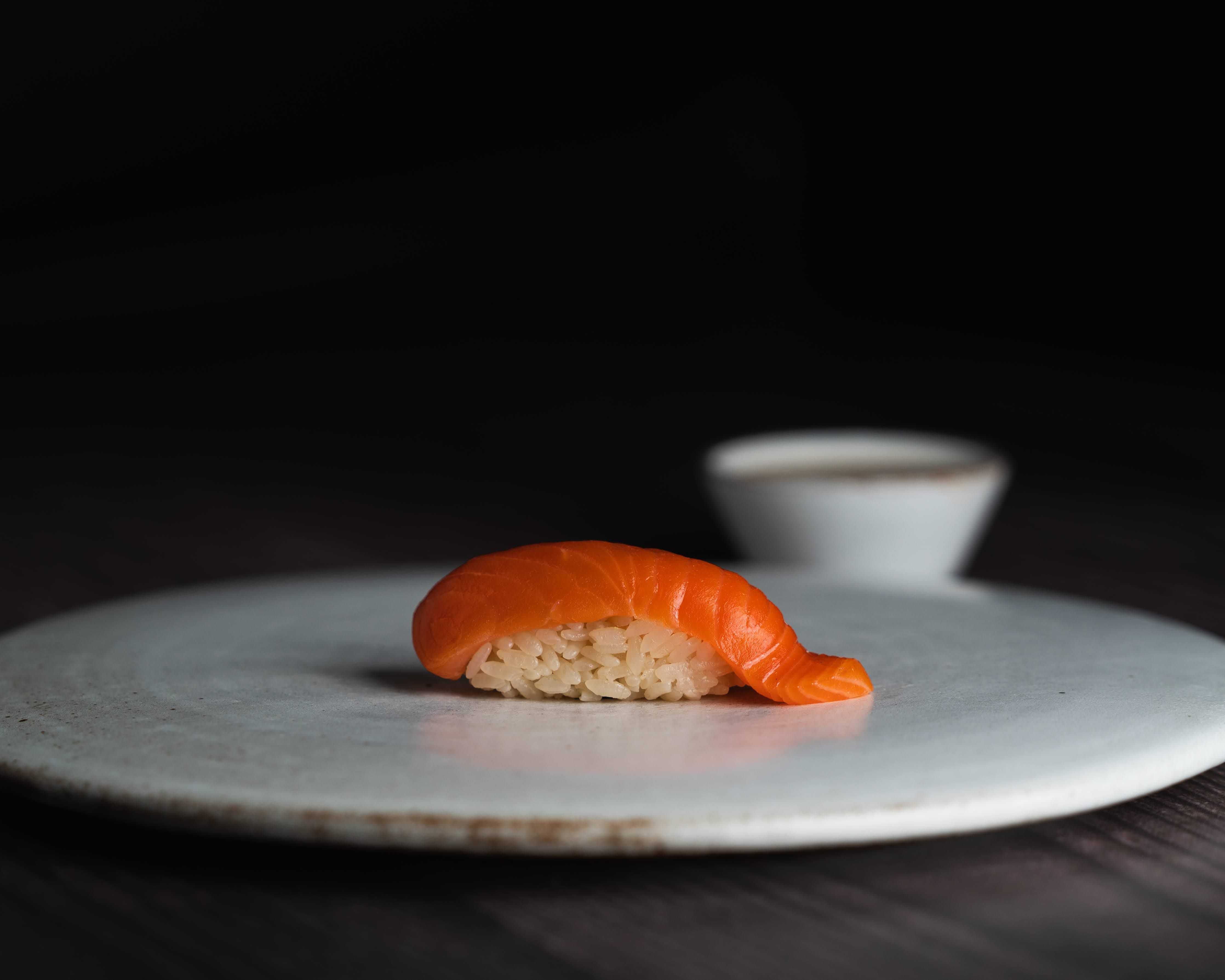 サーモン（握り） A — Sushi Hon