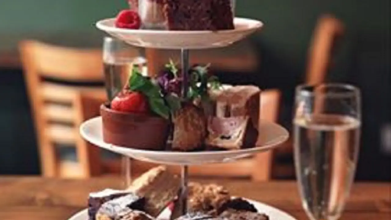 Afternoon Tea at Lost Property，HuddersfieldKirklees