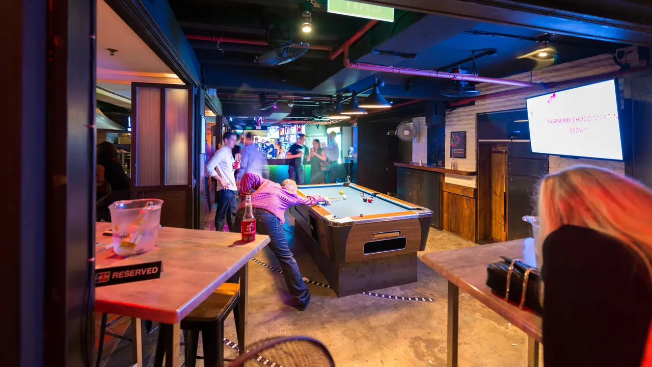 Bull and Bear, Singapore, 