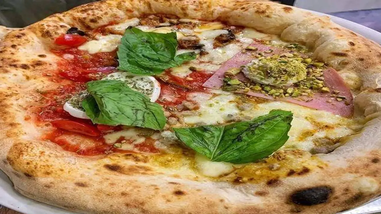 Spicchi D'Autore Pizzeria Gourmet, Naples, CM