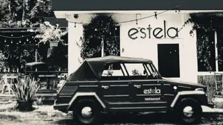 Una foto del restaurante estela