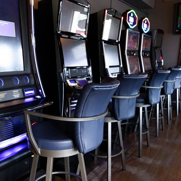 Rivershore Bar & Grill, Oregon City, OR
