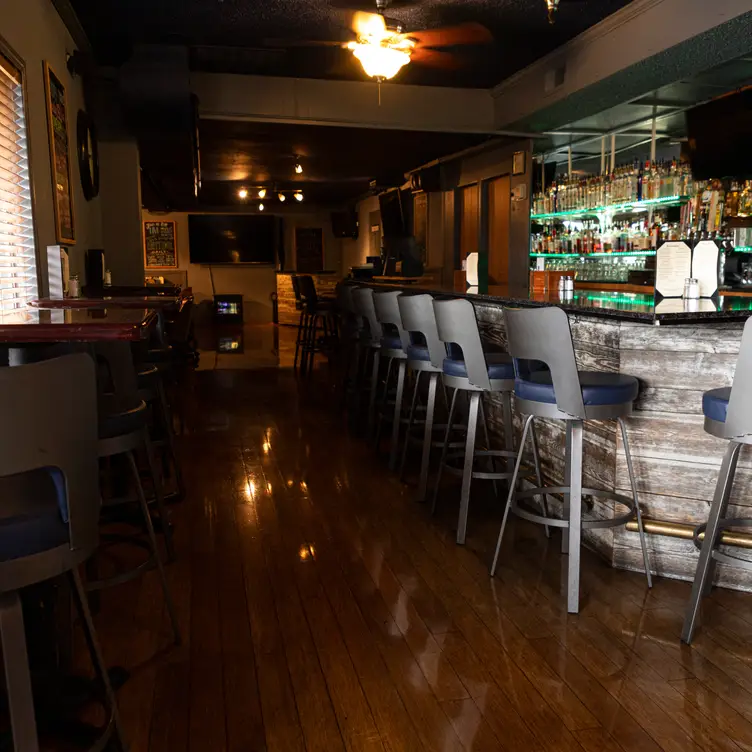 Rivershore Bar & Grill, Oregon City, OR