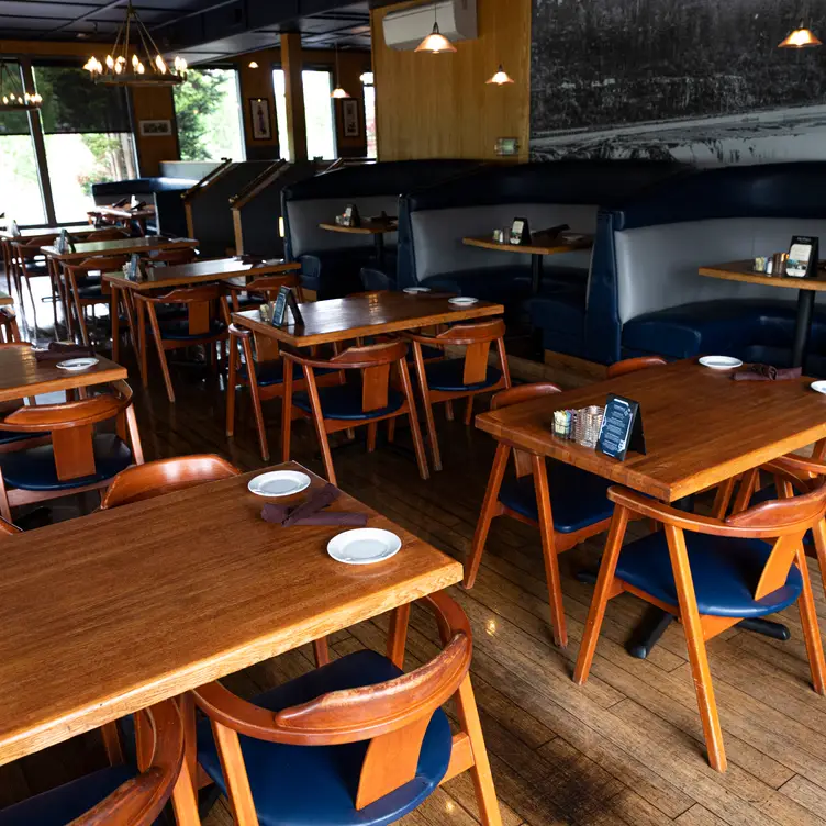 Rivershore Bar & Grill, Oregon City, OR
