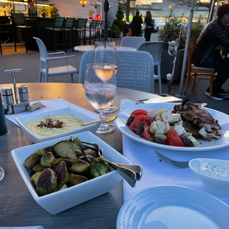 Axia Taverna, Tenafly, NJ