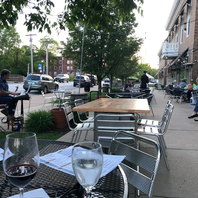 Robust, Webster Groves, MO