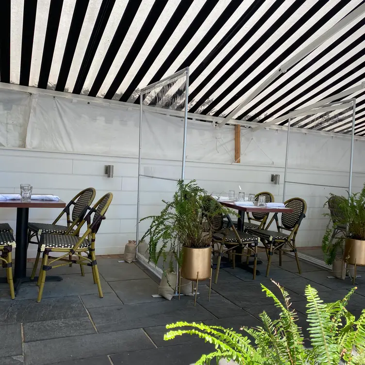 Page at 63 Main, Sag Harbor, NY