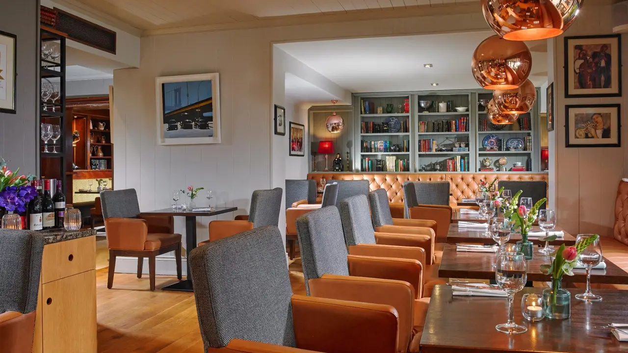 The Castlecourt Hotel - May's Bistro, Petie Joe's Bar & The Terrace, Wesport, Mayo