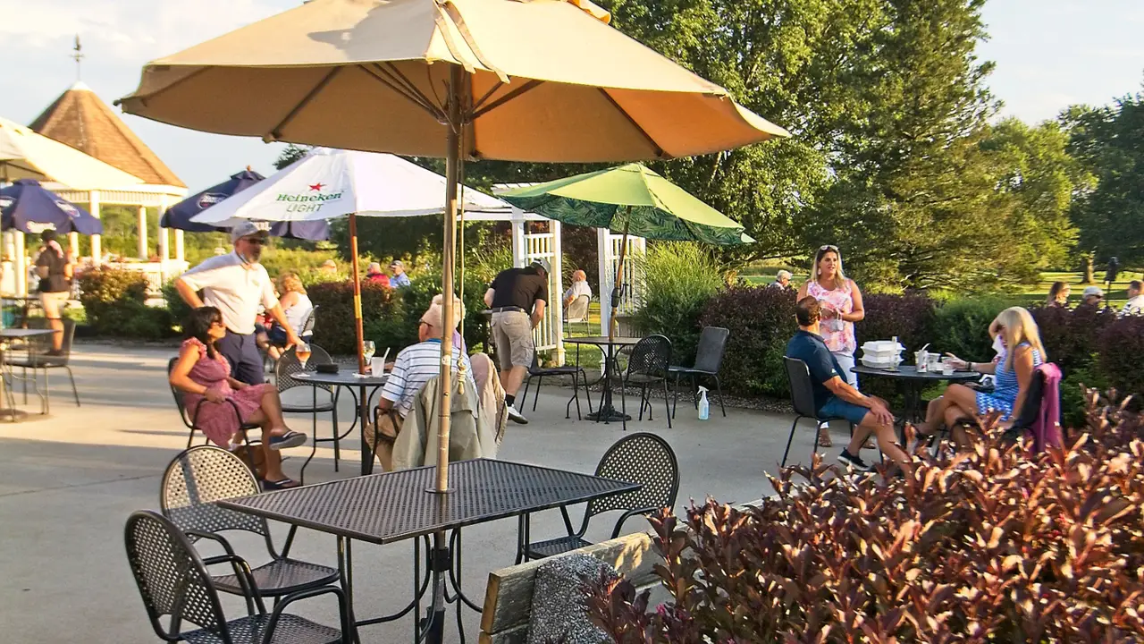 2 Jerks Grille At Easton Country Club, Easton, MA