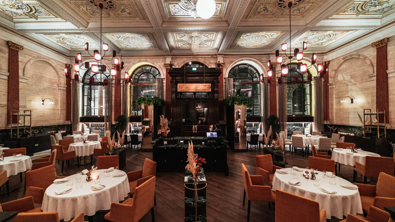 Piazza Italiana, London, Greater London
