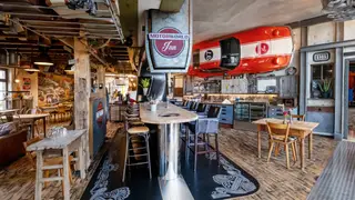 Una foto del restaurante Motorworld Inn
