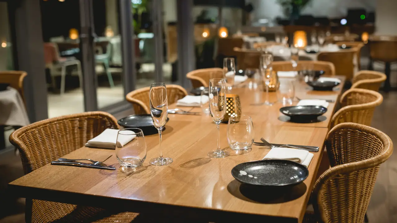 The Shoreline Hotel - The Dinning Room - Dining Room/Lounge Terrace at The Shoreline Hotel, Howrah, AU-TAS