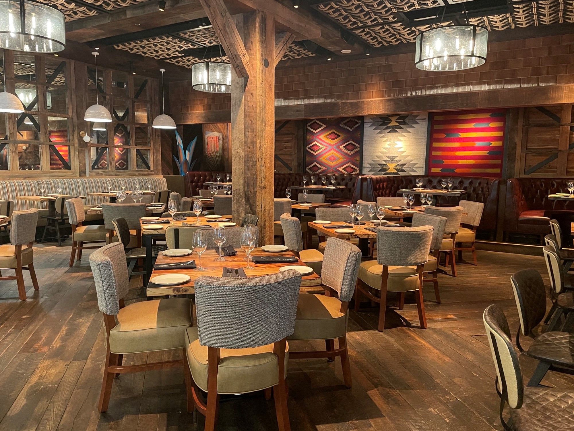 Haywire - Uptown Dallas interior