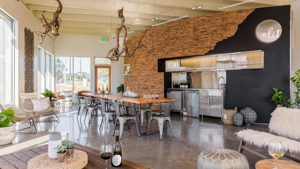 Alit Wines, Dundee, OR