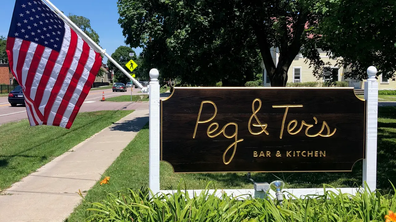 Peg & Ter's Bar and Kitchen, Shelburne, VT