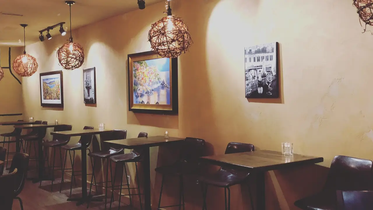 Tutt Street Tapas + Wine, Kelowna, BC