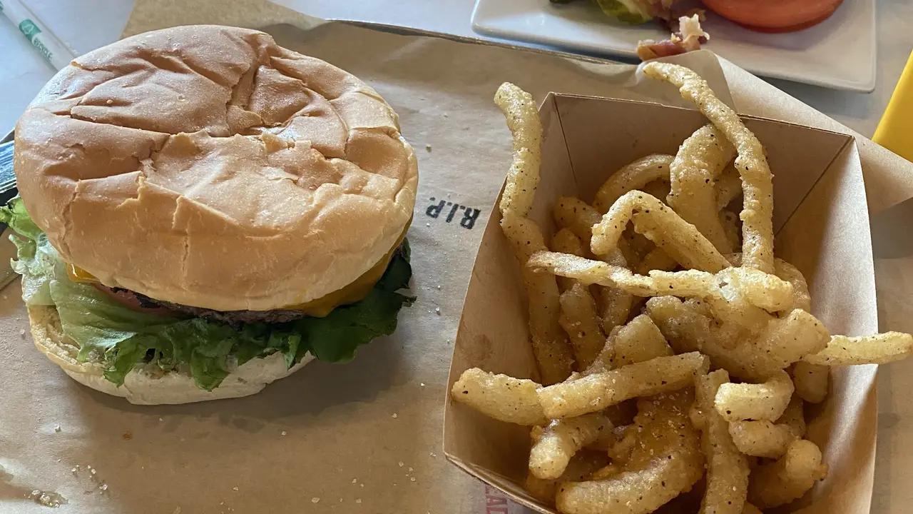 Monster Burgers & Shakes Morristown, Morristown, TN
