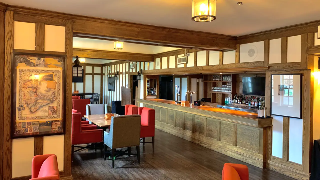 Right Whale Pub at the Algonquin Resort，NBSt. Andrews