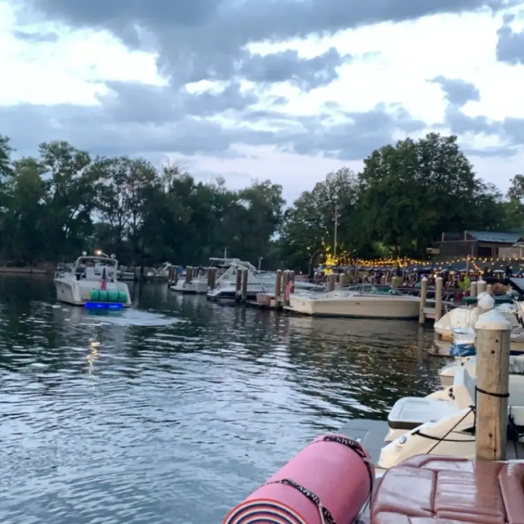 Lord Fletcher's- Lake Minnetonka, Spring Park, MN