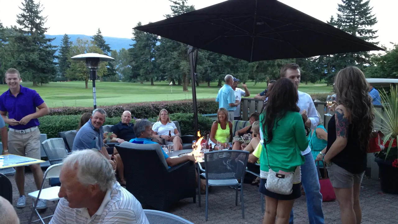 Creekside Lounge &amp; Patio - Creekside Lounge & Patio at Chilliwack Golf Club, Chilliwack, BC