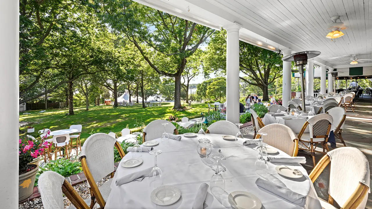 Patio Seating  - Ram's Head Inn, Shelter Island Heights, NY