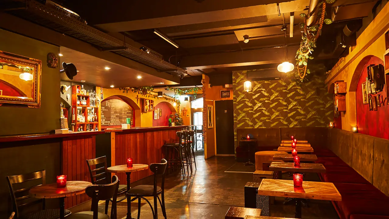 Papa Gede’s Bar, Sydney, AU-NSW