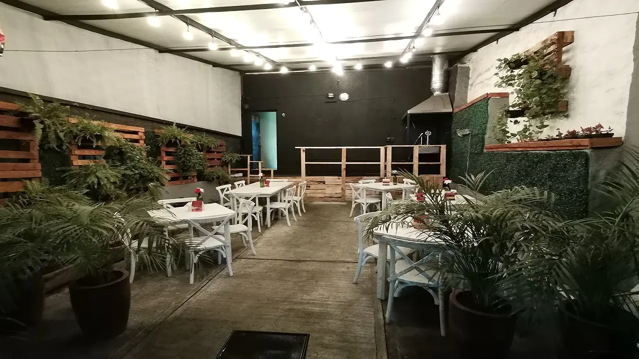 Área de terraza, área de fumar. - Parrilla Clouthier, Guadalajara, JAL