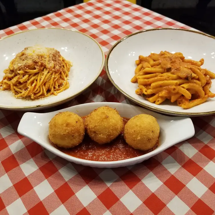 Trattoria Taverniti, Toronto, ON