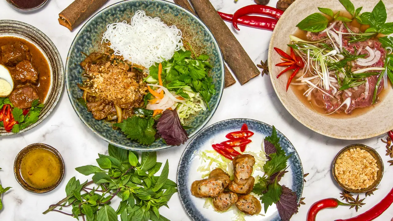 Com Viet，London