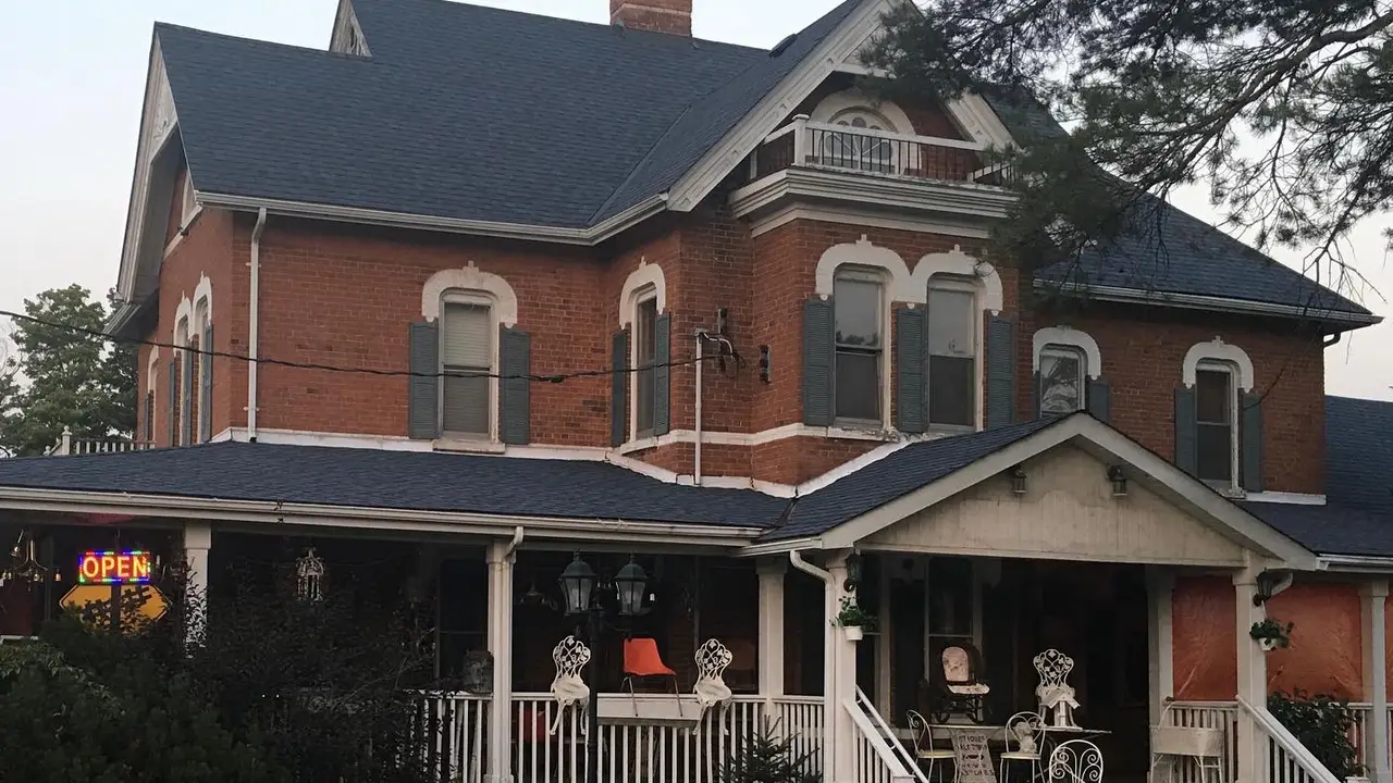 The Lovely Teahouse, Oro Station, ON