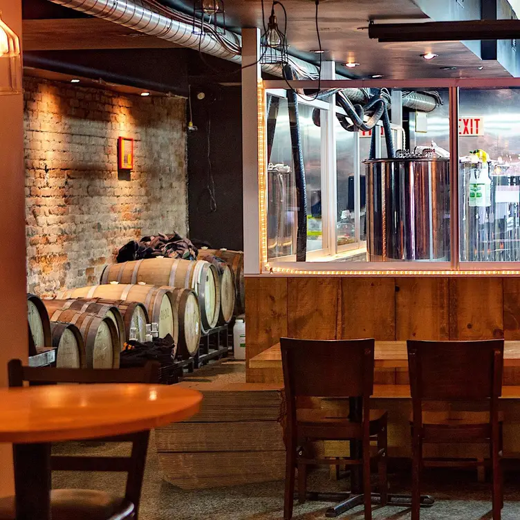 Folly Brewpub, Toronto, ON