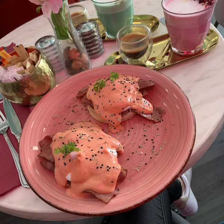 Dolci Cafe, London, Greater London
