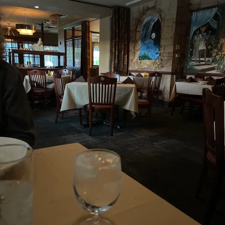 Dominics Trattoria, Clayton, MO