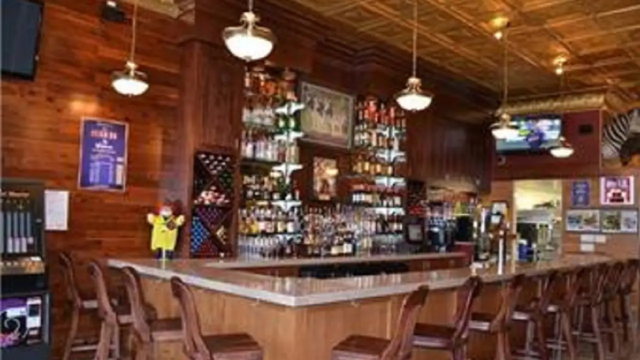 Lacey's Kitchen and Cocktails, Kenyon, MN