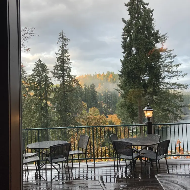 Stone Cliff Inn, Carver, OR