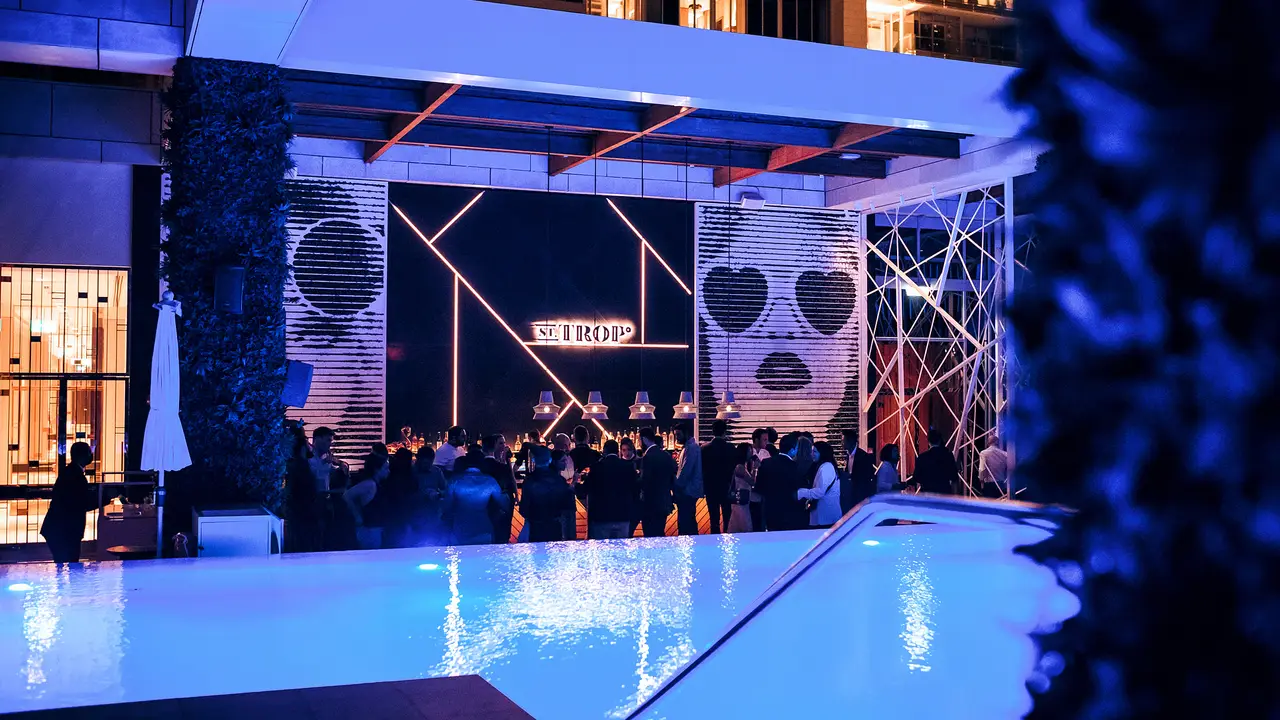 St. Trop, a rooftop oasis in the heart of the city - St. Trop - Waldorf Astoria Dubai DIFC, Dubai, Dubai