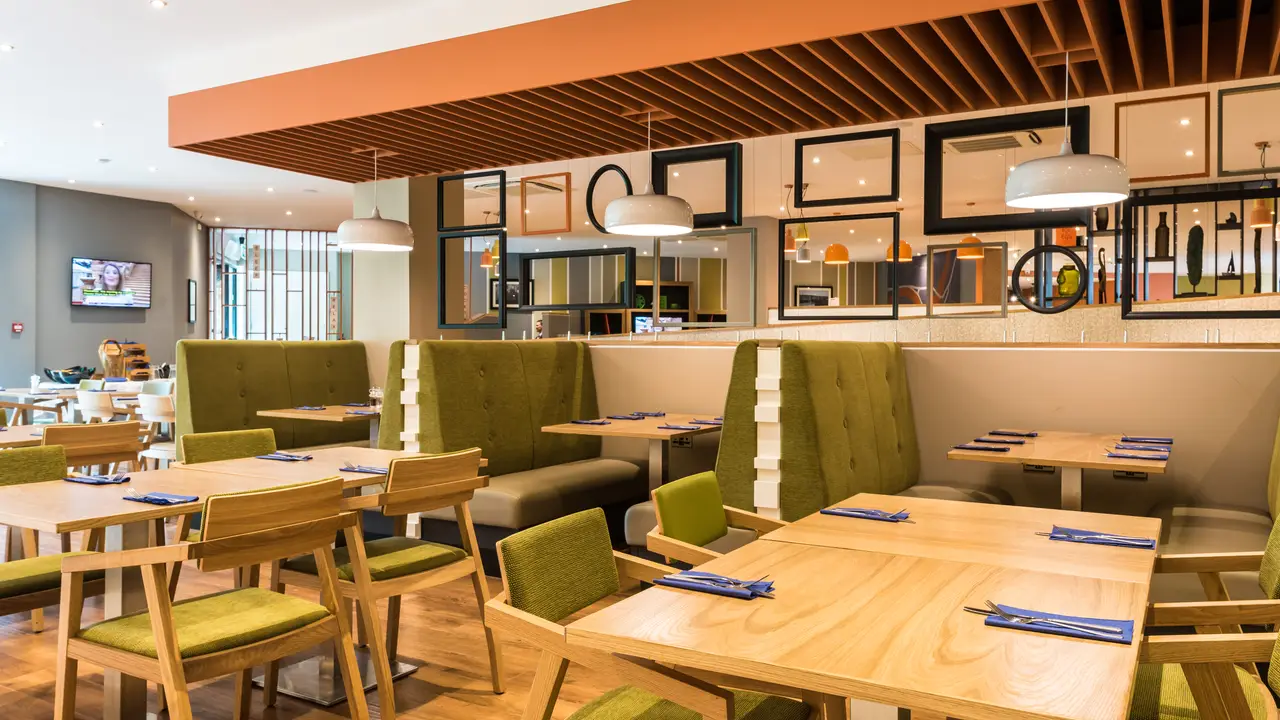 Enjoy a Starbucks  in our Open Lobby - Holiday Inn Lancaster, Lancaster, Lancashire
