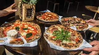 Una foto del restaurante Little Richards Wood Fired Pizza