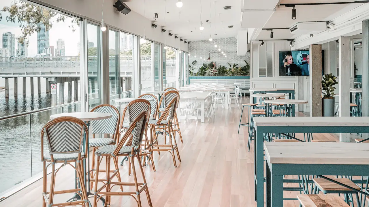 Riverside Dining - Gold Coast Tavern, Bundall, AU-QLD