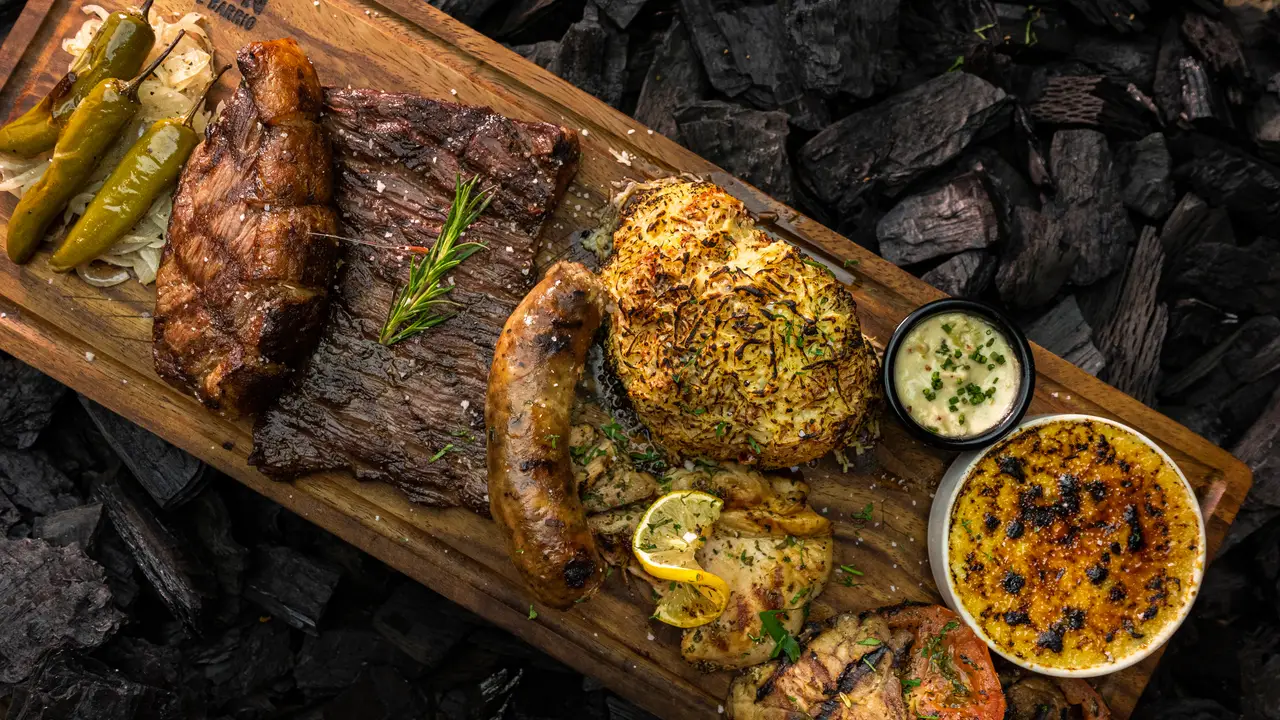 Carbón Parrilla de Barrio - La Gran Plaza, Zapopan, JAL